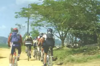 Cycling en Topes de Collantes