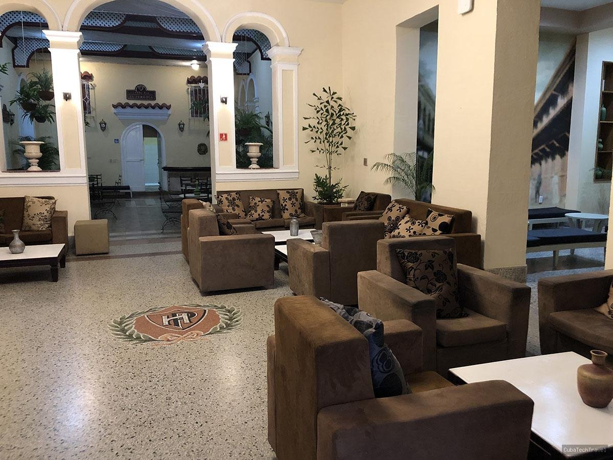 Islazul Plaza Hotel