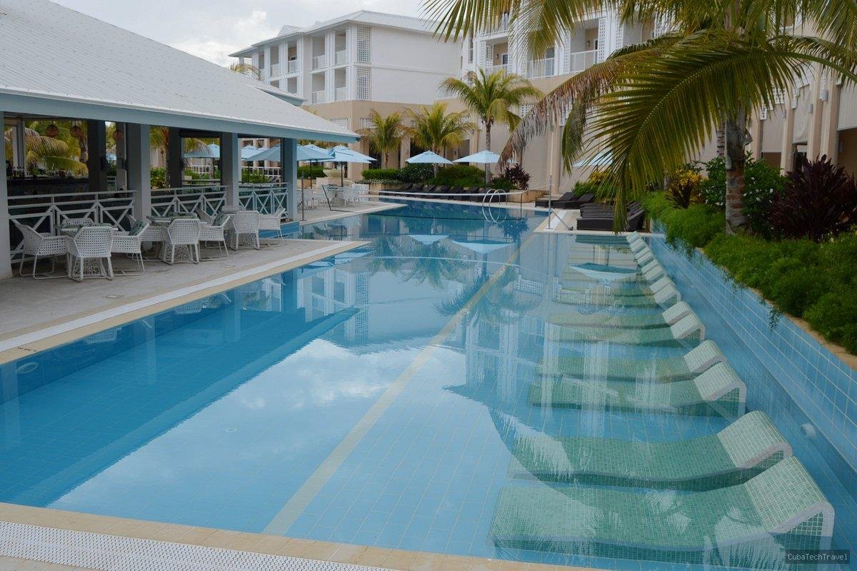 Grand Aston Cayo Las Brujas Hotel